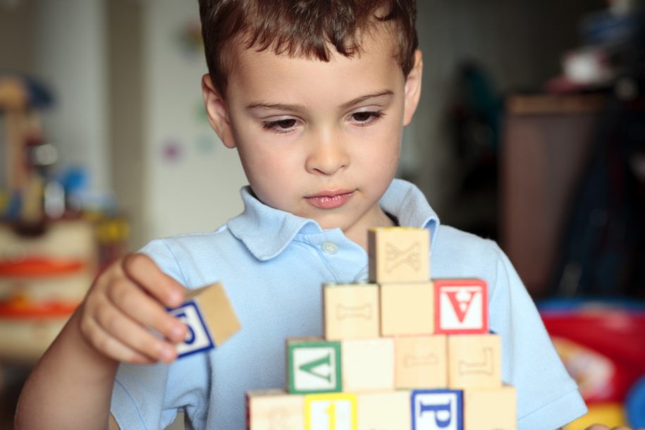 اختلال اوتیسم در کودکان و بزرگسالان